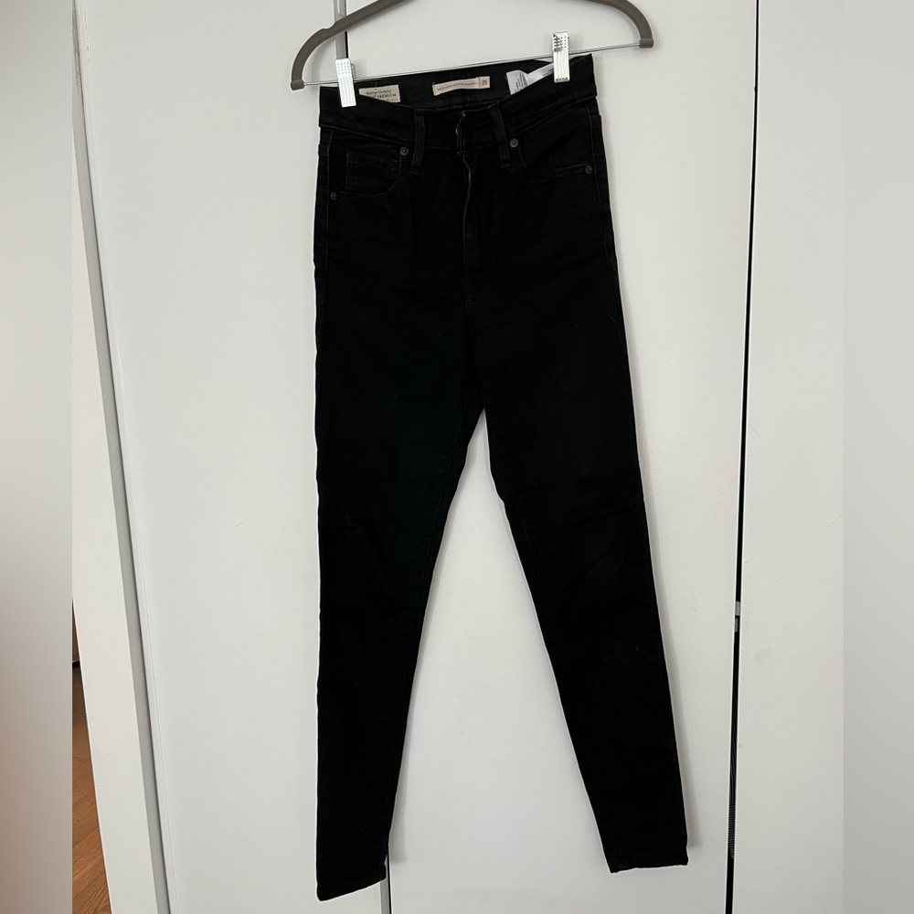 Levi’s black mile high super skinny jeans